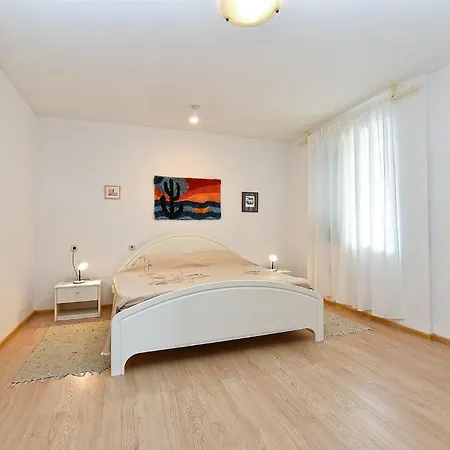 Anka 372 Apartment
